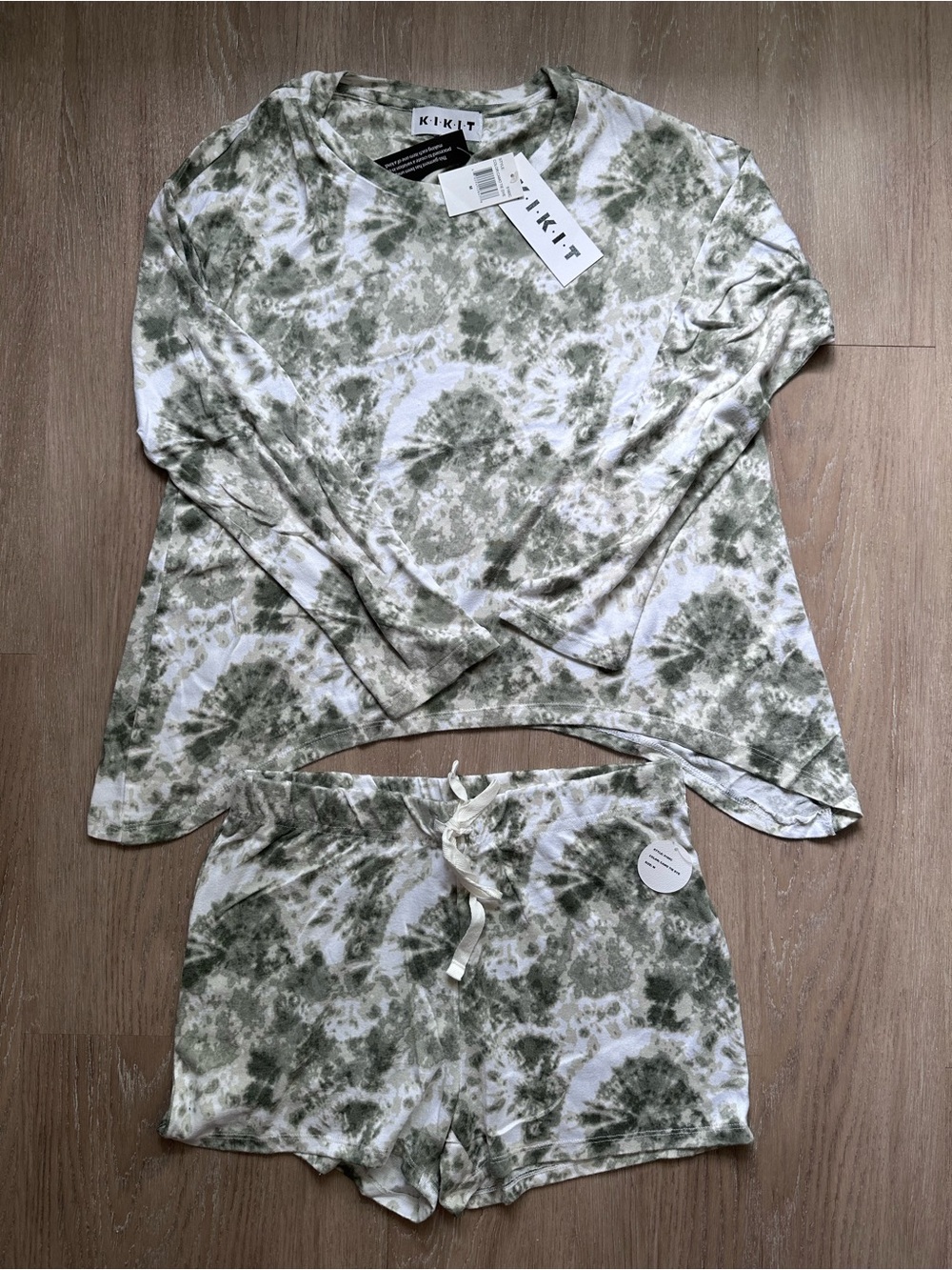 KIKIT NWT Camo Tie Dye 2 Piece Lounge Set Top Shorts M